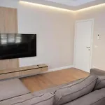 Comfort Tirana-by Terrace Apartamento *