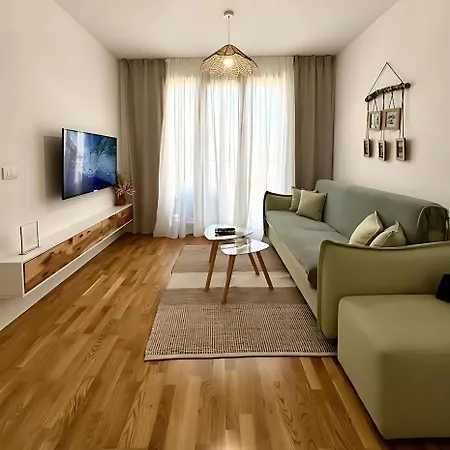 Daire Comfort Tirana-by Terrace *